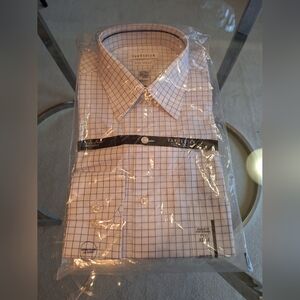 New- Van Heusen Man Shirt sz 15.5/32-33